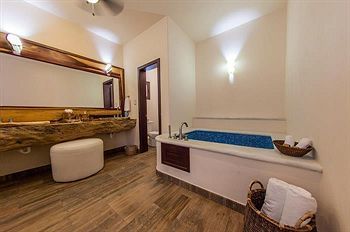 Las Ranitas Eco Boutique Hotel