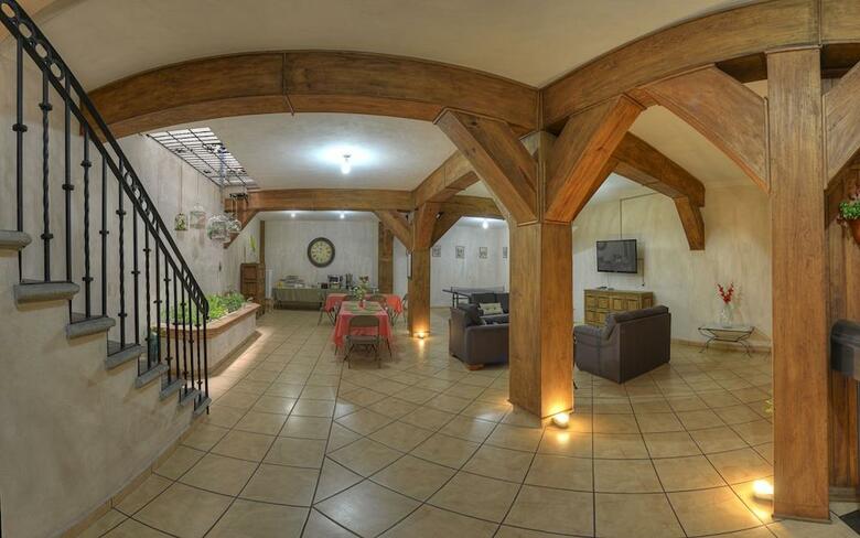 Hotel La Casa Del Laurel