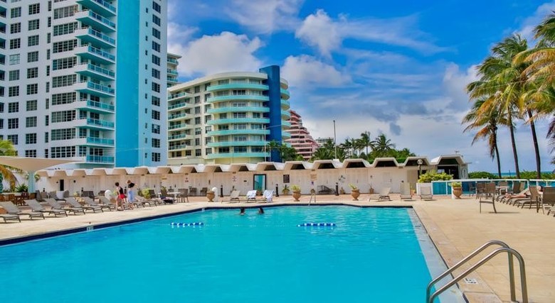 Apartamento Oceanfront Contemporary Suites