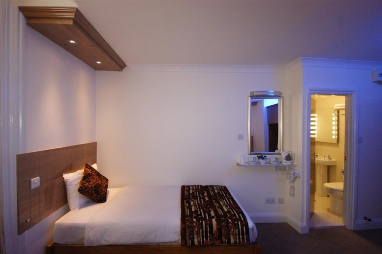Abbey Court Hotel