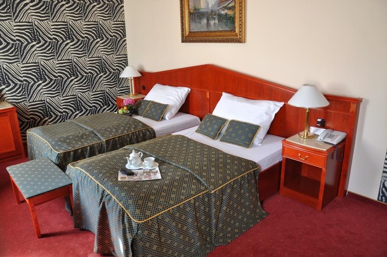 Carlton Hotel