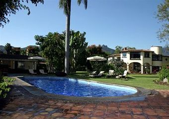 Casa Bugambilia, Un Peque�o Hotel En Tepoztl�n
