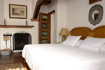 Casa Bugambilia, Un Peque�o Hotel En Tepoztl�n