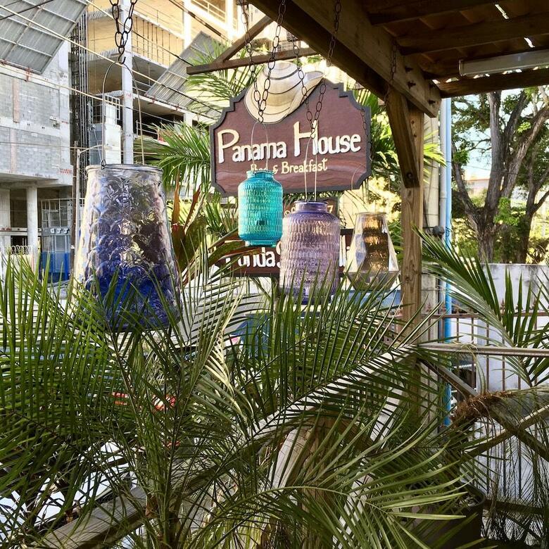Panama House Bed & Breakfast