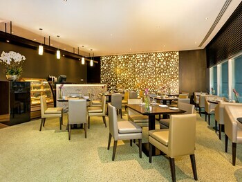 Flora Creek Deluxe Hotel Apartments