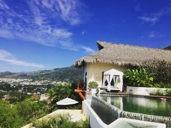 Tentaciones Hotel & Lounge Pool
