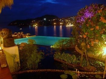 Tentaciones Hotel & Lounge Pool