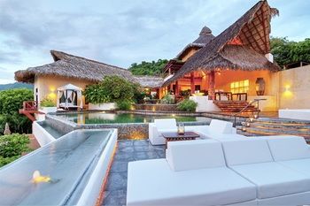 Tentaciones Hotel & Lounge Pool