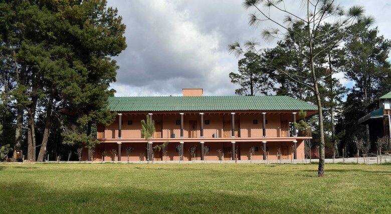 Hotel Zirahuen Forest And Resort