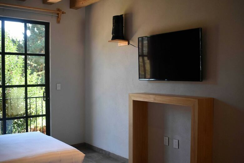 Hotel Zirahuen Forest And Resort