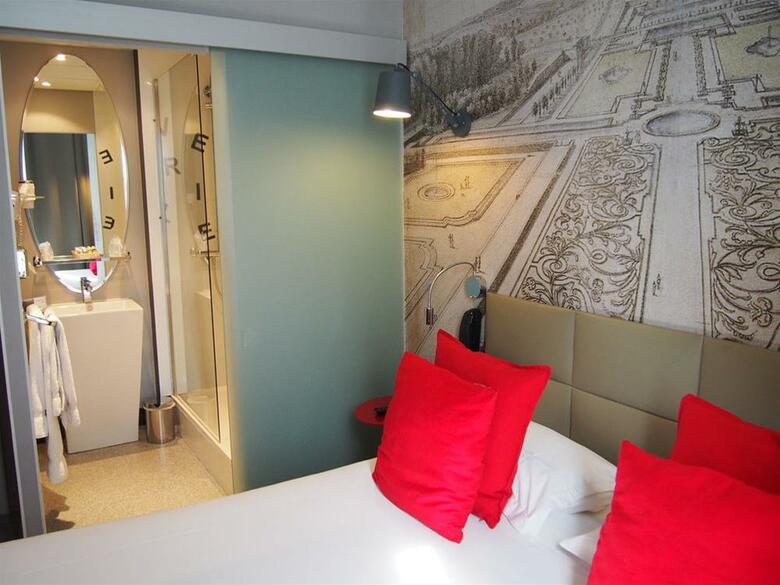 Porte De Versailles Hotel