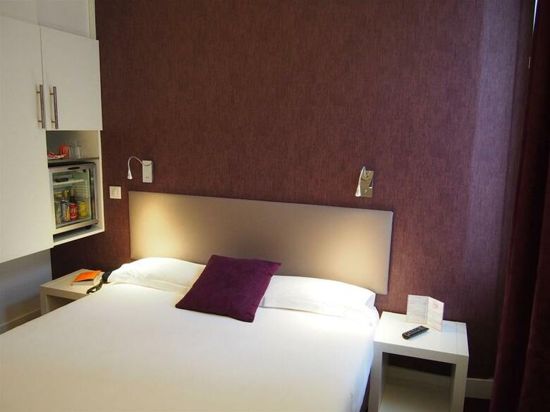 Porte De Versailles Hotel