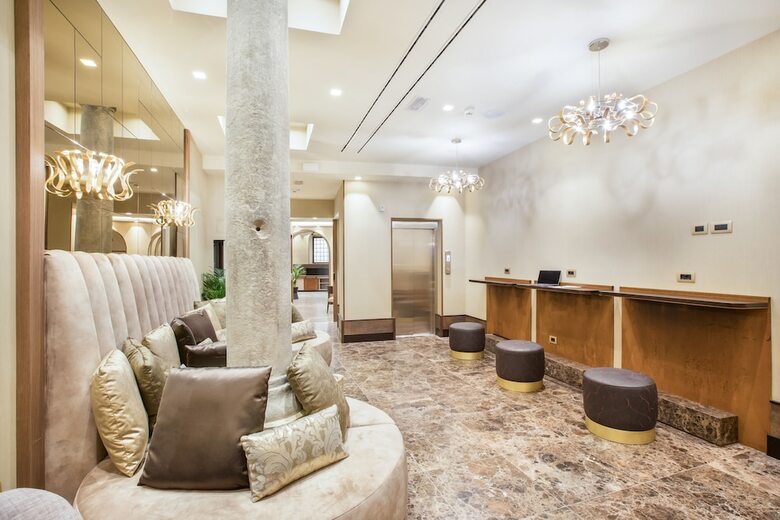 Solo Experience Hotel