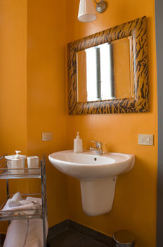 Bed & Breakfast N4u Guest House