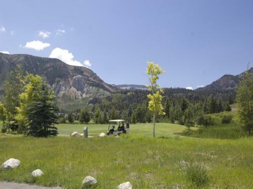 Hotel Snowcreek Resort