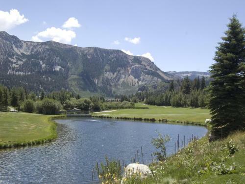 Hotel Snowcreek Resort