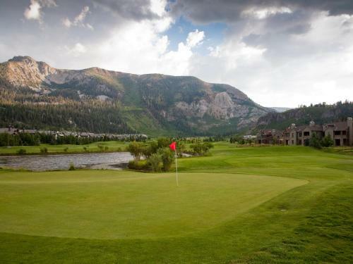 Hotel Snowcreek Resort