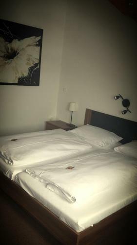 Hostal Hotel Garni Reulein