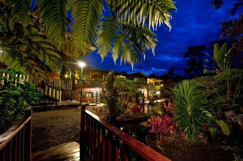 Lodge Chalet Kilauea Collection