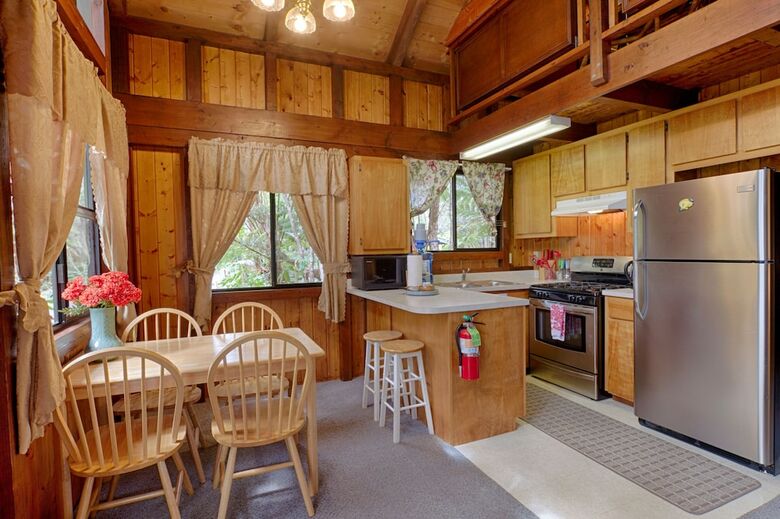 Lava Lodge At Hale Kilauea