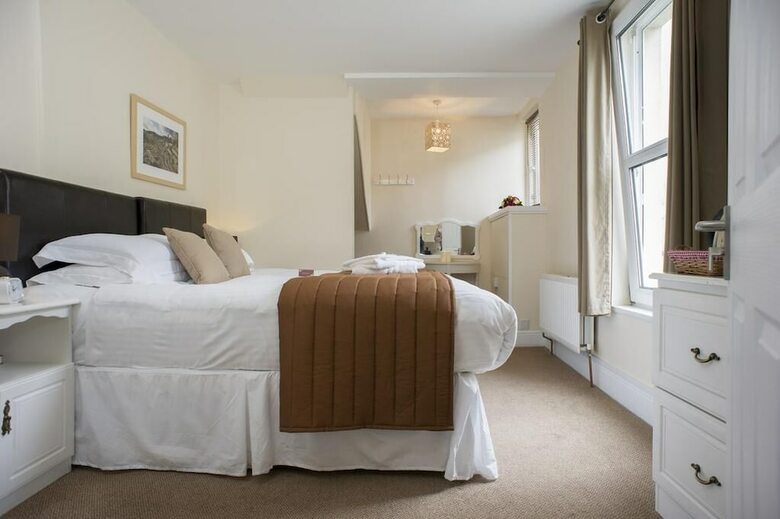 Hostal Ellan Vannin Hotel