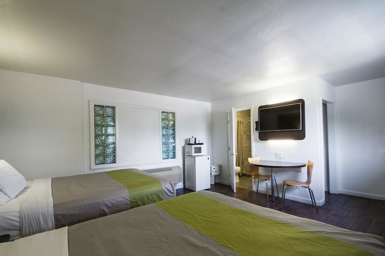 Motel 6 - Downtown Monterey