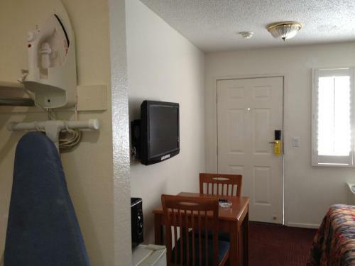 Oak Tree Motel