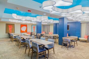 Hotel Holiday Inn Express Orange Beach - On The Beach