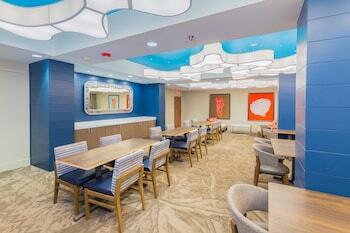 Hotel Holiday Inn Express Orange Beach - On The Beach