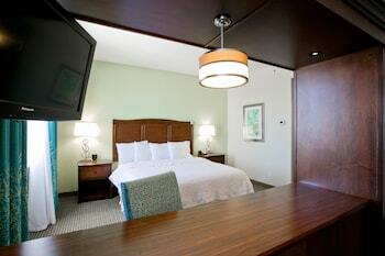 Hotel Holiday Inn Express Orange Beach - On The Beach