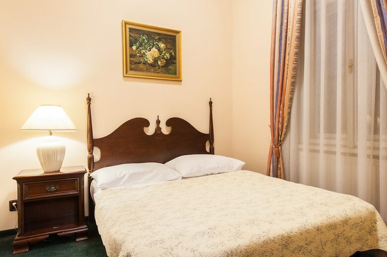 Bohemia Plaza Hotel