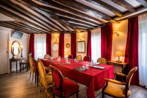 Hotel H�tel Louis II Saint Germain
