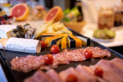 Hotel H�tel Louis II Saint Germain