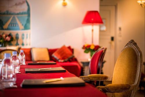 Hotel H�tel Louis II Saint Germain