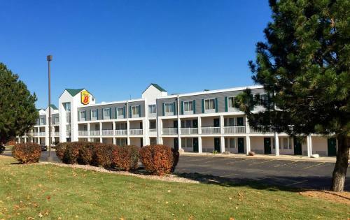 Hotel Super 8 Madison East