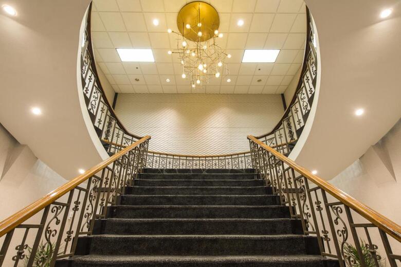 The Madison Concourse Hotel