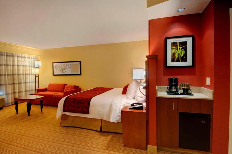 Hotel Courtyard By Marriott Madison-east