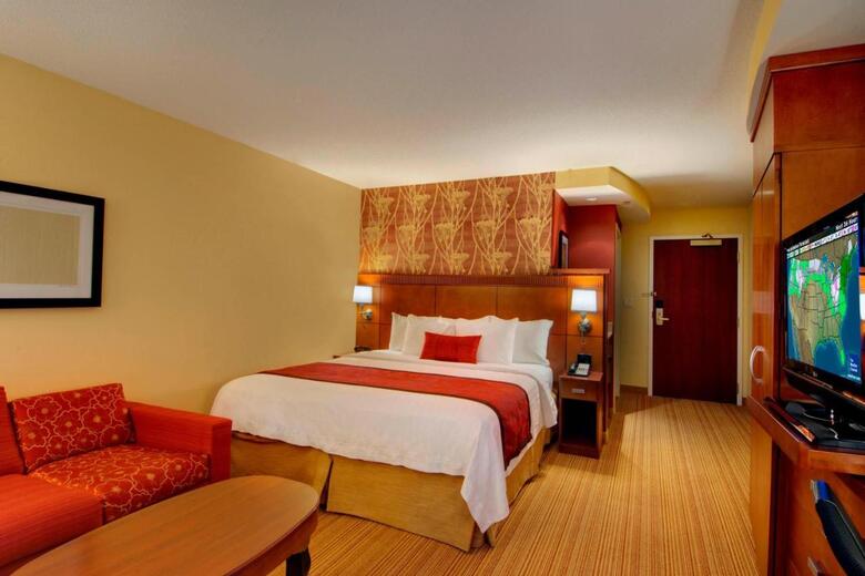 Hotel Courtyard By Marriott Madison-east