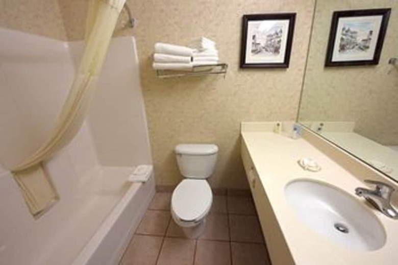 Hotel Fairview Beachfront Inn & Waterpark