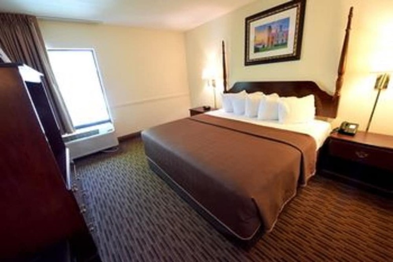 Hotel Fairview Beachfront Inn & Waterpark