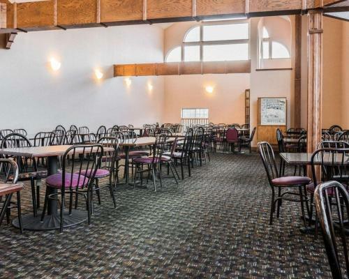 Mackinaw City Clarion Hotel Beachfront