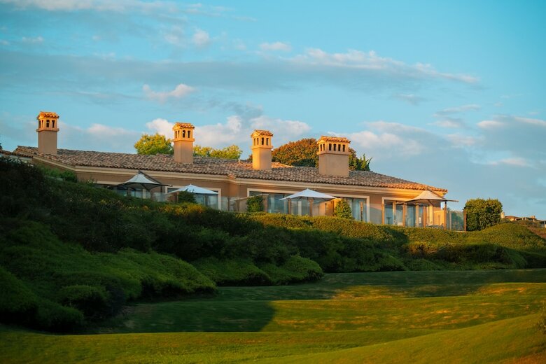 Hotel Resort At Pelican Hill