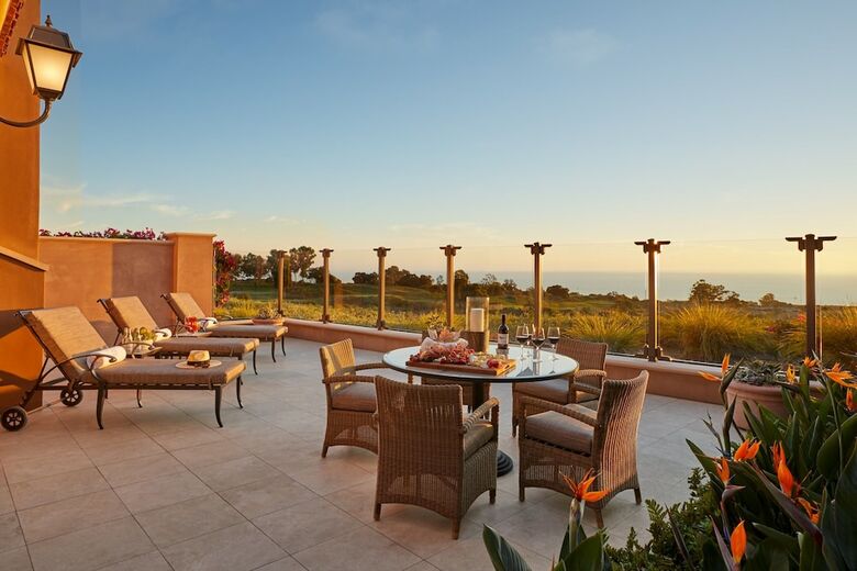 Hotel Resort At Pelican Hill