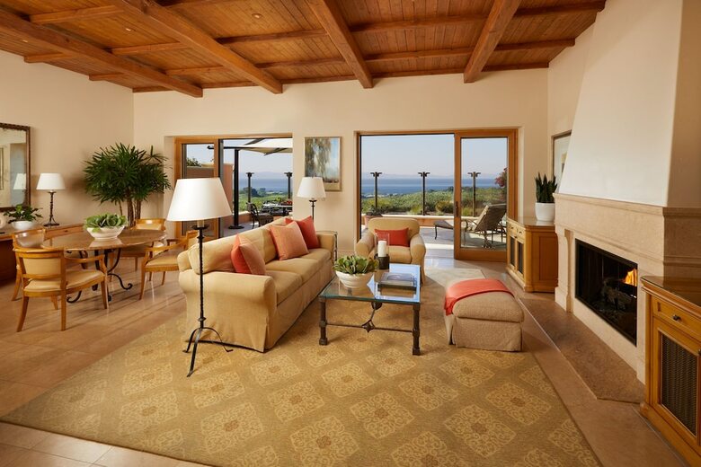 Hotel Resort At Pelican Hill