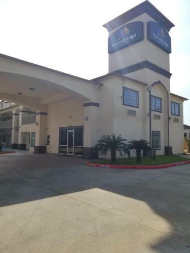 Motel Oaks Lodge And Suites