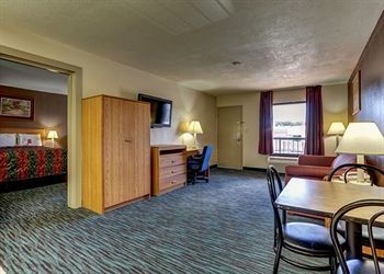 Hotel Econo Lodge Inn And Suites - Jackson