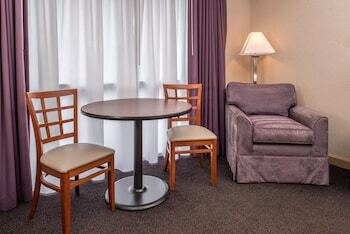 Hotel Hawthorne Inn & Conference Center