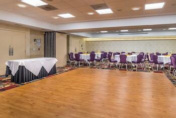 Hotel Hawthorne Inn & Conference Center