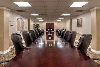 Hotel Hawthorne Inn & Conference Center