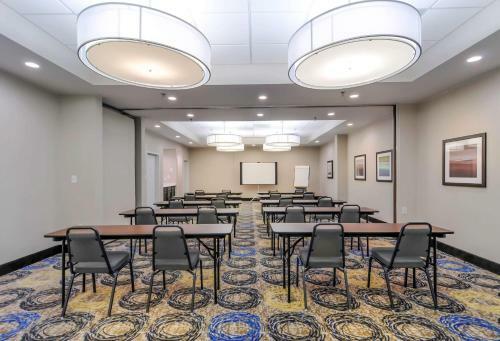 Hotel Best Western Plus Hanes Mall